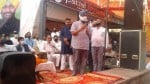 धारकलां पहुंचे प्रताप सिंह बाजवा लोगों को संबोधित करते हुए।