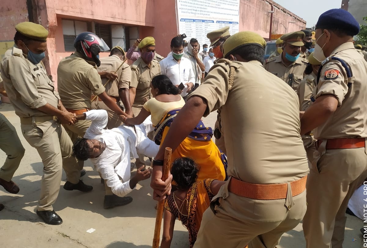 Phoolan Sena workers and councilor and MLA dispute in Deoria