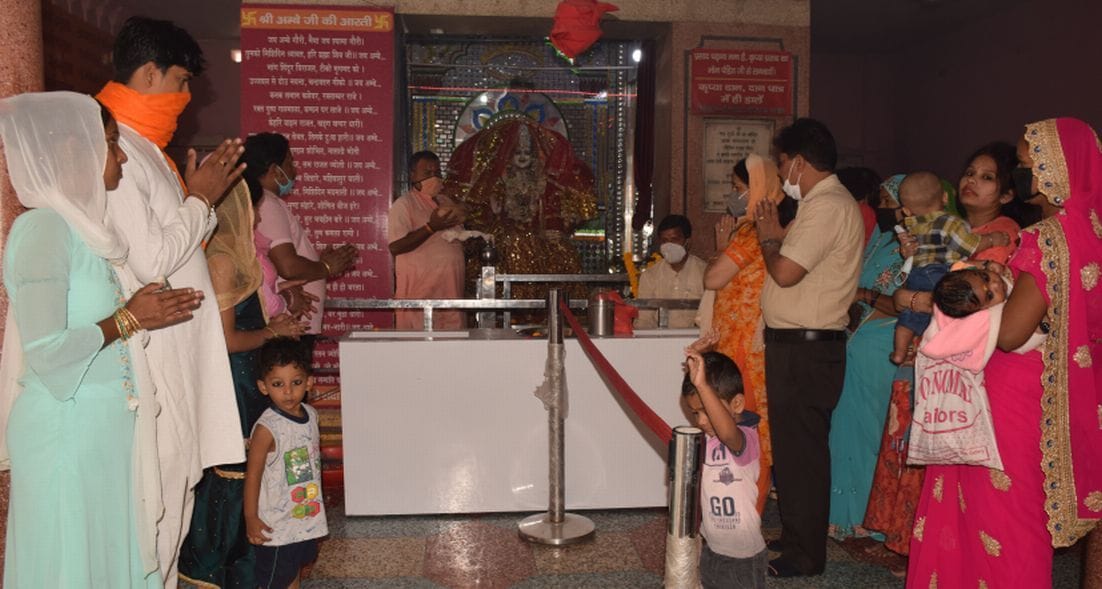 Shouts of Jai Mata Di shouted in temples on the first day of Navratri