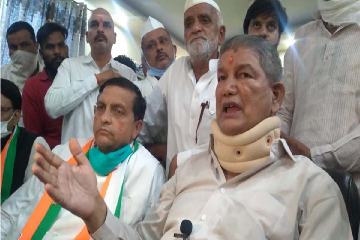 roorkee news : harish rawat says former pm has given right to farmers, bjp snatched