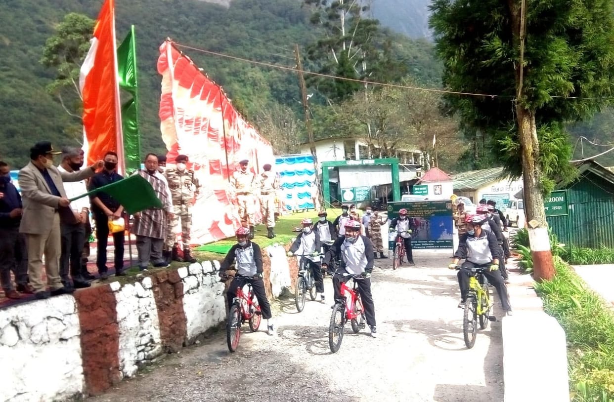 itbp soldiers will reach youth homes to give career information to the youth of village situated near border