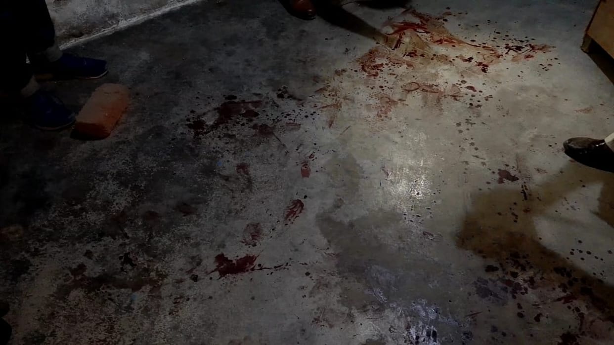 Attack to knife eggs bussinesman