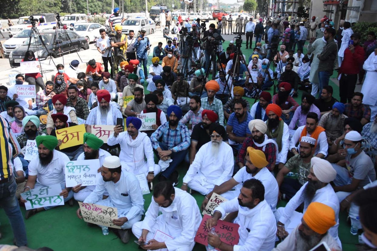 Common people came out in support of farmers