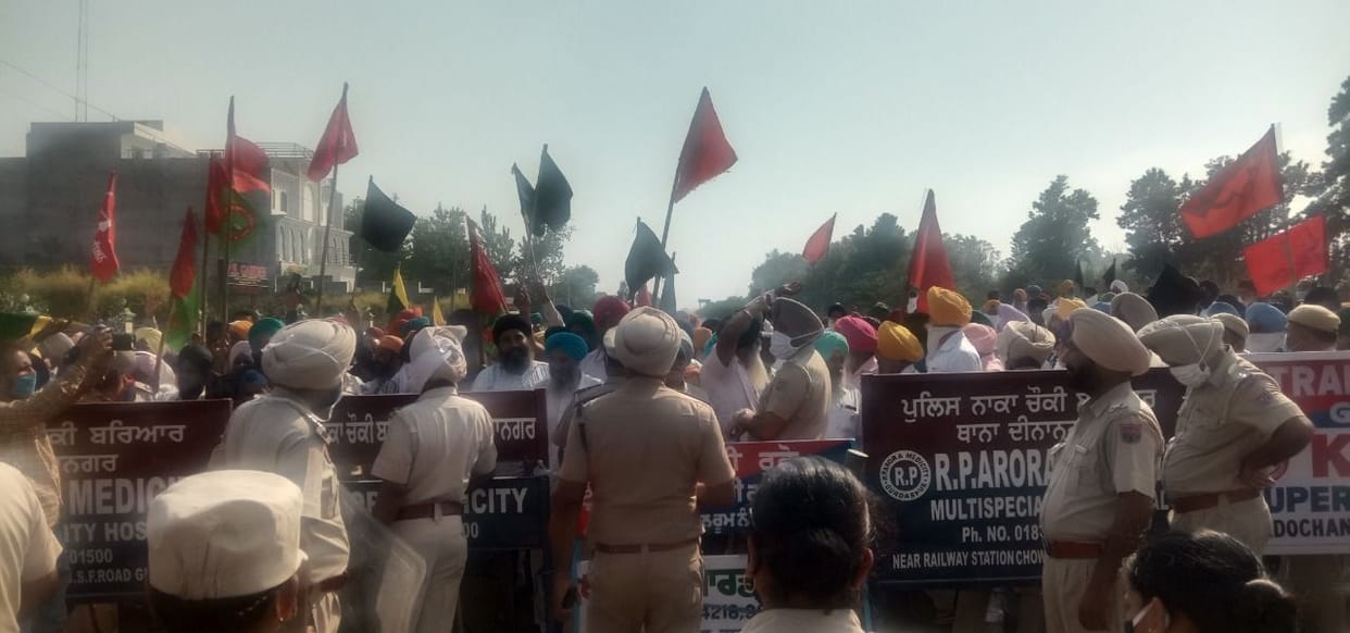 farmers protest against bjp leaders