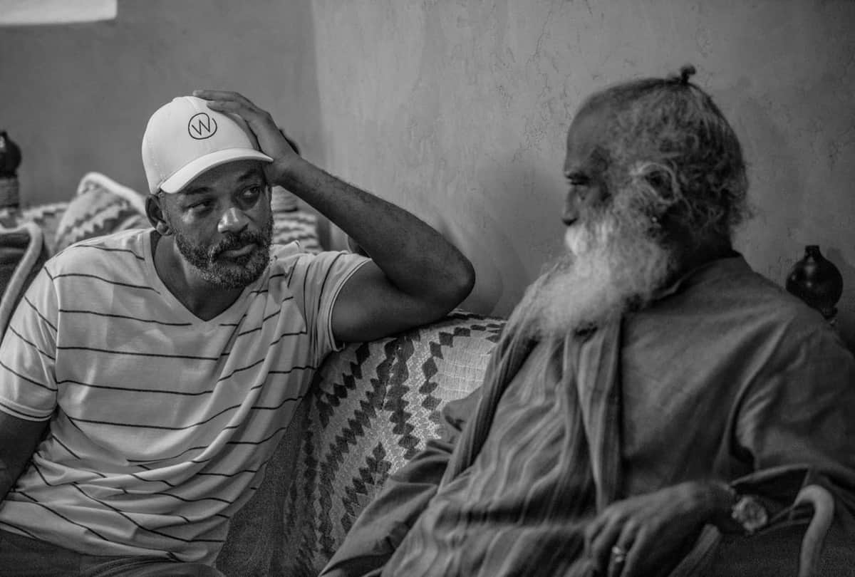 Hollywood Actor Will Smith Spend His Time With Sadhguru Jaggi Vasudev Maharaj