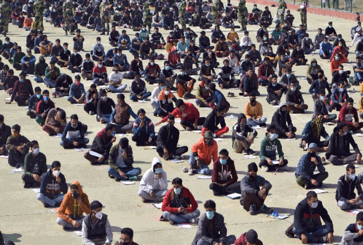 Thousands of youth of Jammu and Kashmir came for bsf and cisf recruitment exam