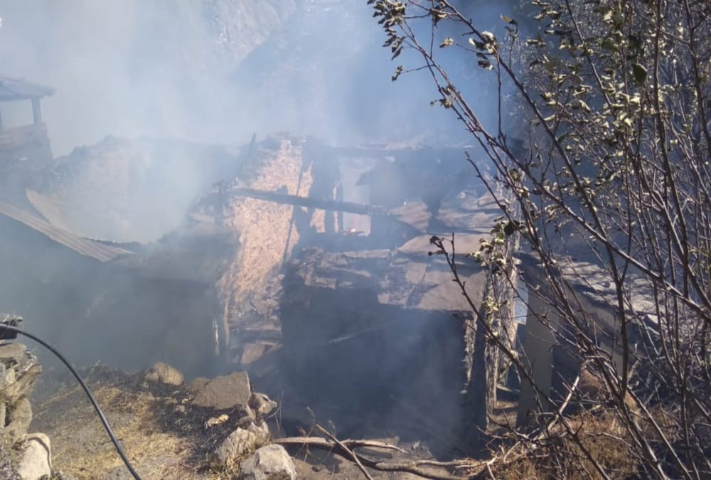 Uttarakhand: Fire Destroys Chamoli District Five House Due to High tension Line Short Circuit, Photos