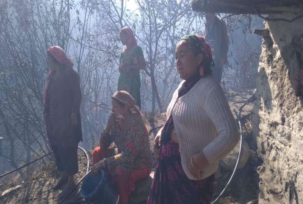 Uttarakhand: Fire Destroys Chamoli District Five House Due to High tension Line Short Circuit, Photos