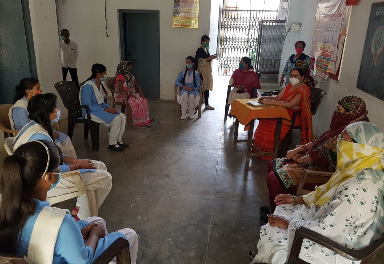 Farrukhabad: Efforts to make girls and women aware