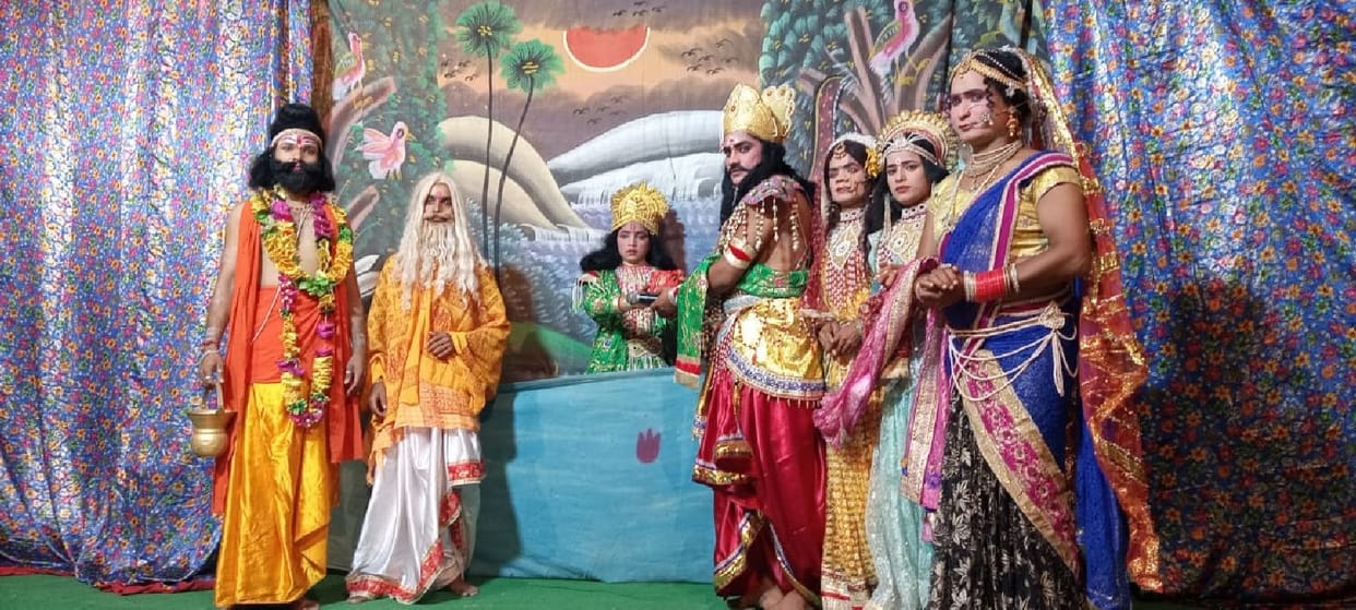 The pandals echoed with congratulations as soon as Shri Ram was born