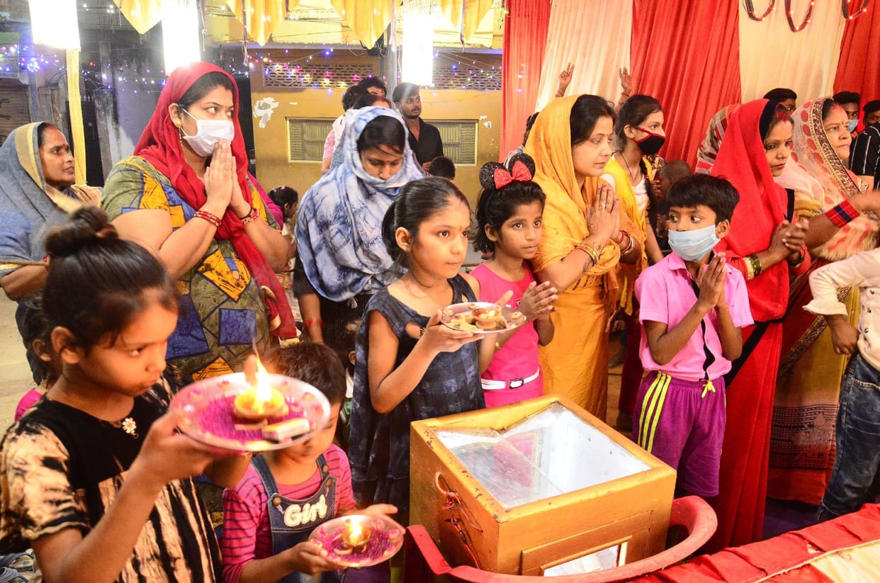 Devotees worshiped mother Chandraghanta
