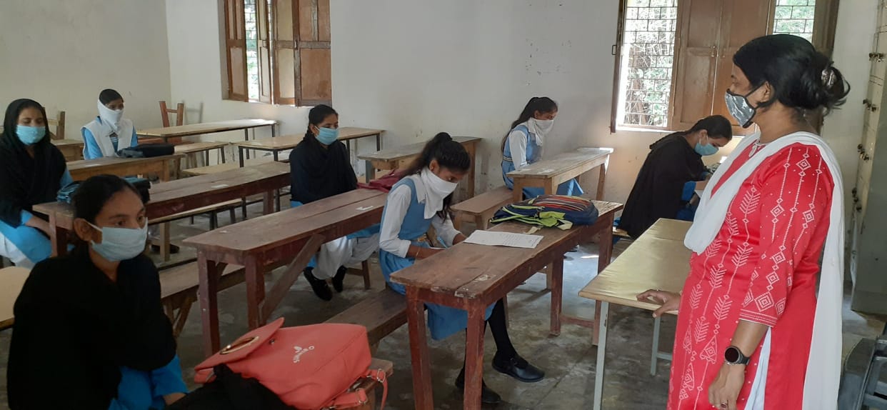 Schools from 9th to 12th opened with security vigilance, Restored Raunak