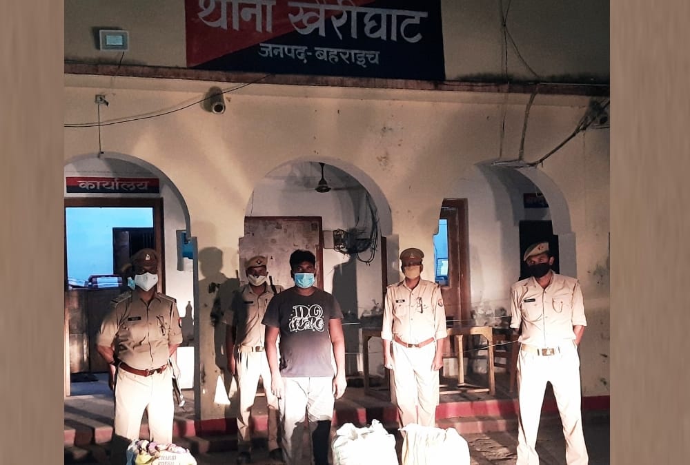 man who was running illigal crackers factory arrested in Bahraich.