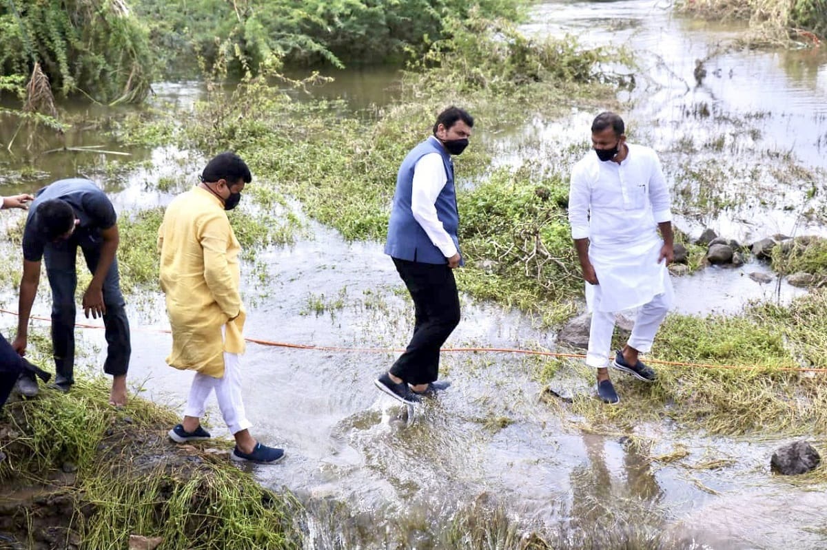 Bihar BJP Poll In Charge Devendra Fadnavis visited flood affected farmers leaving Bihar election campaign
