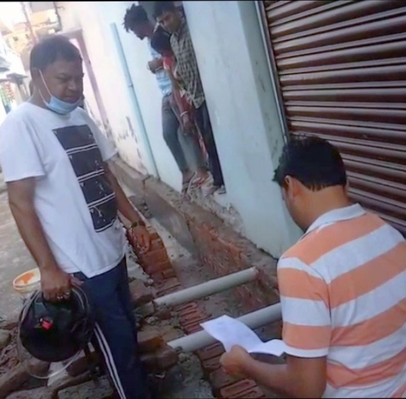 Mayor Inspects Construction