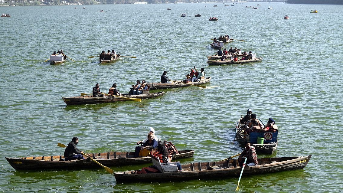 Nainital buzzed with the influx of tourists
