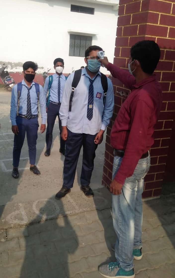 Admission to thermal screening in schools after seven months