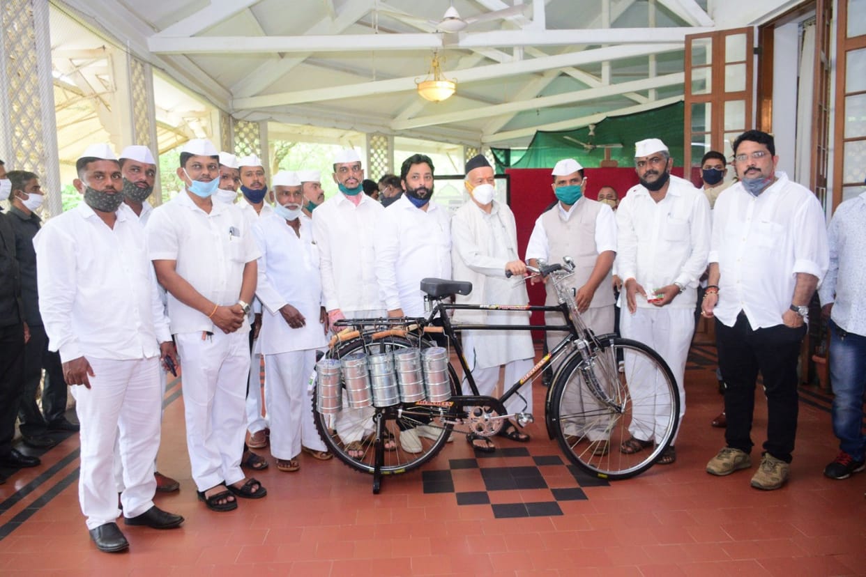 Maharashtra Governor Bhagat singh Koshyari Distribute the Cycles to Dabbawalas