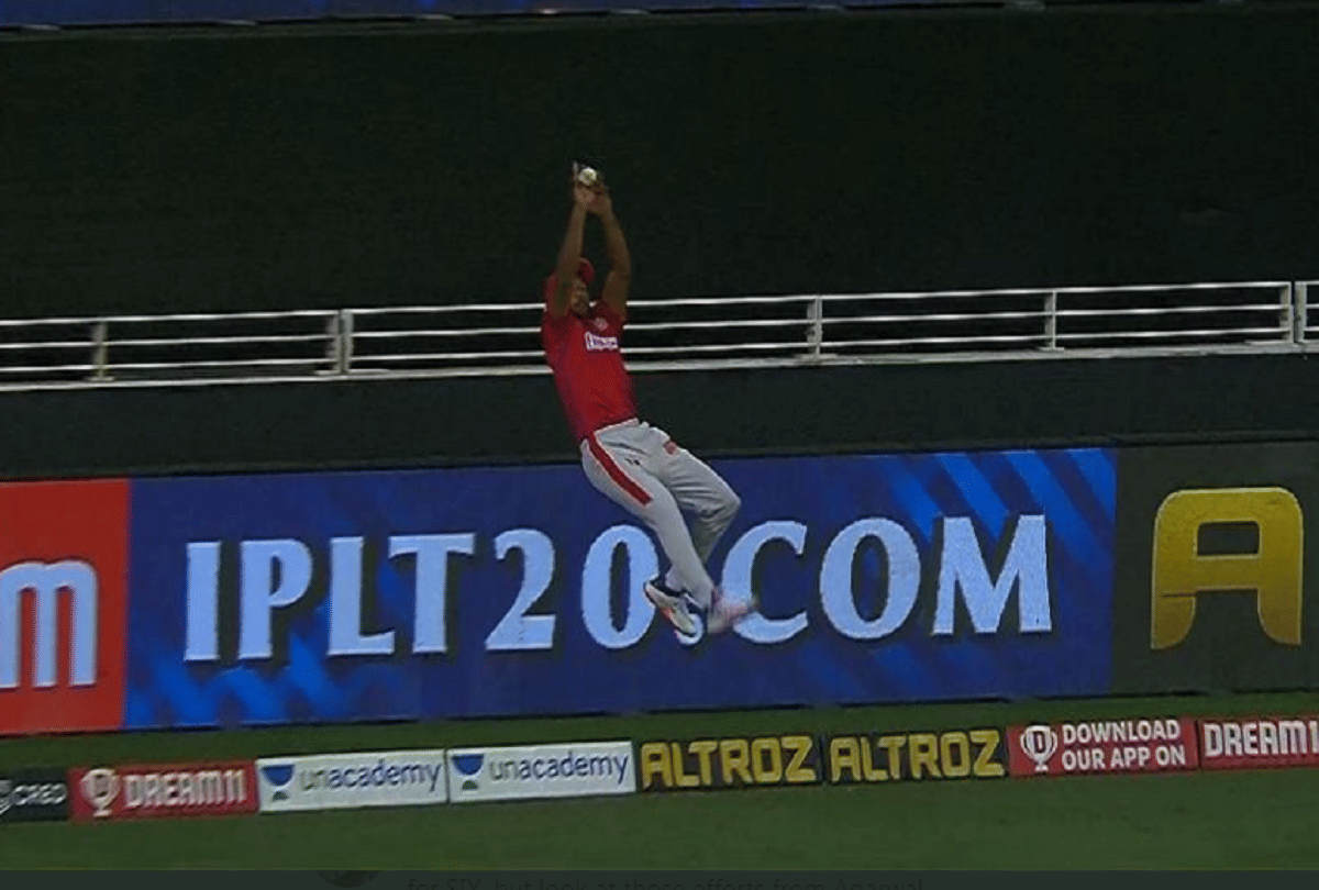 IPL 2020: KXIP vs MI: viral video: Mayank Agarwal stunning catch and kl rahul run out helps kings win against mumbai indians