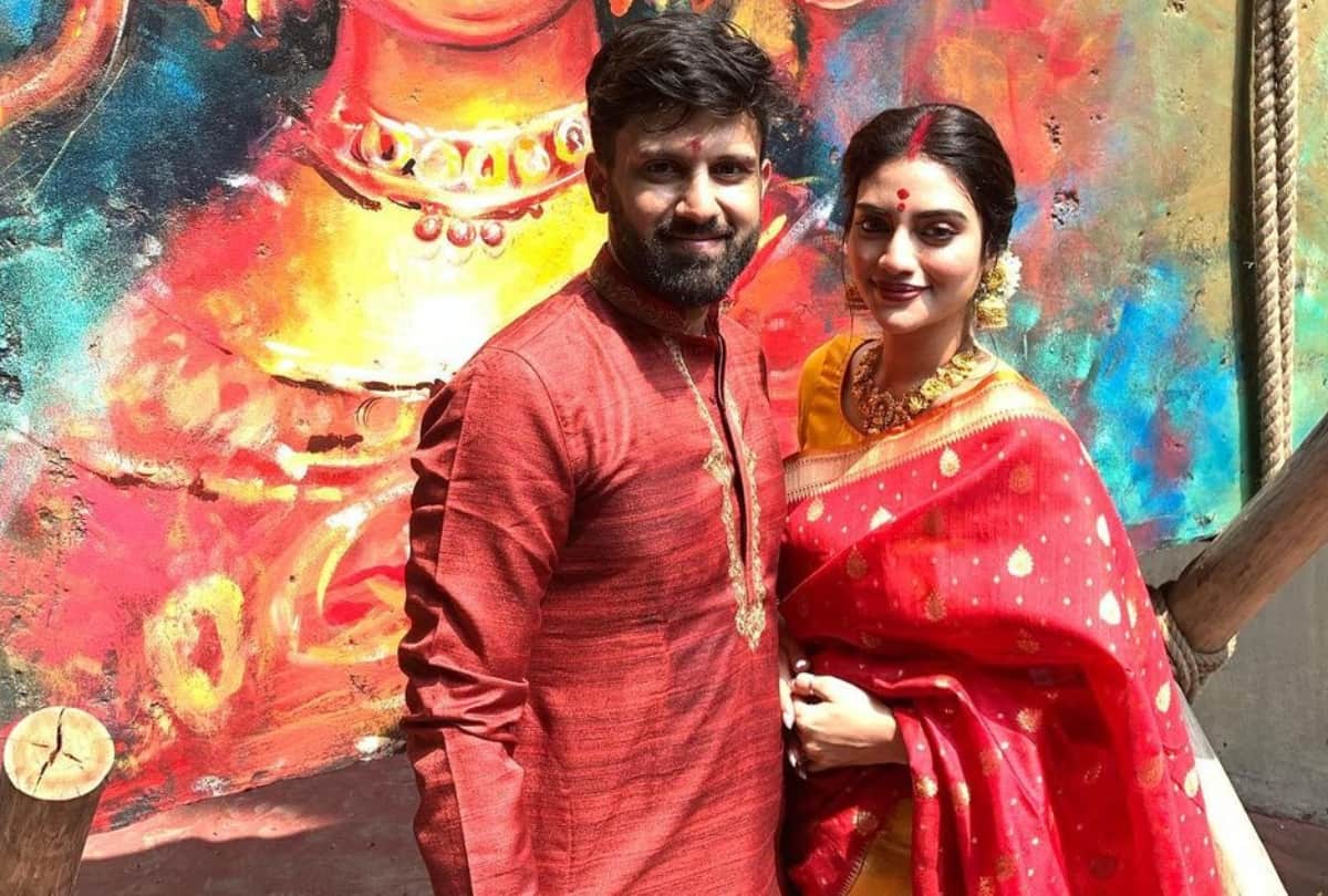 nusrat jahan on durga ashtami dhaak dance and worshiped