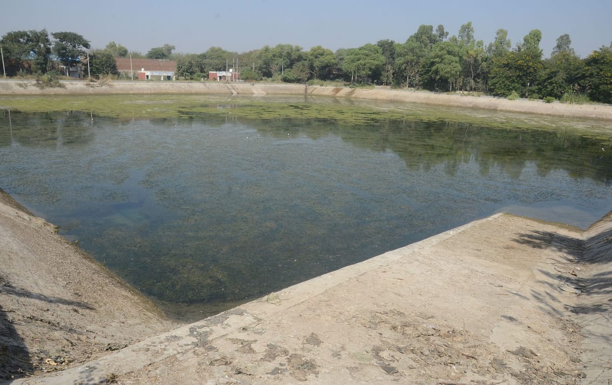 Only 17 waterfills filled in 10 days, 40 tanks still dry