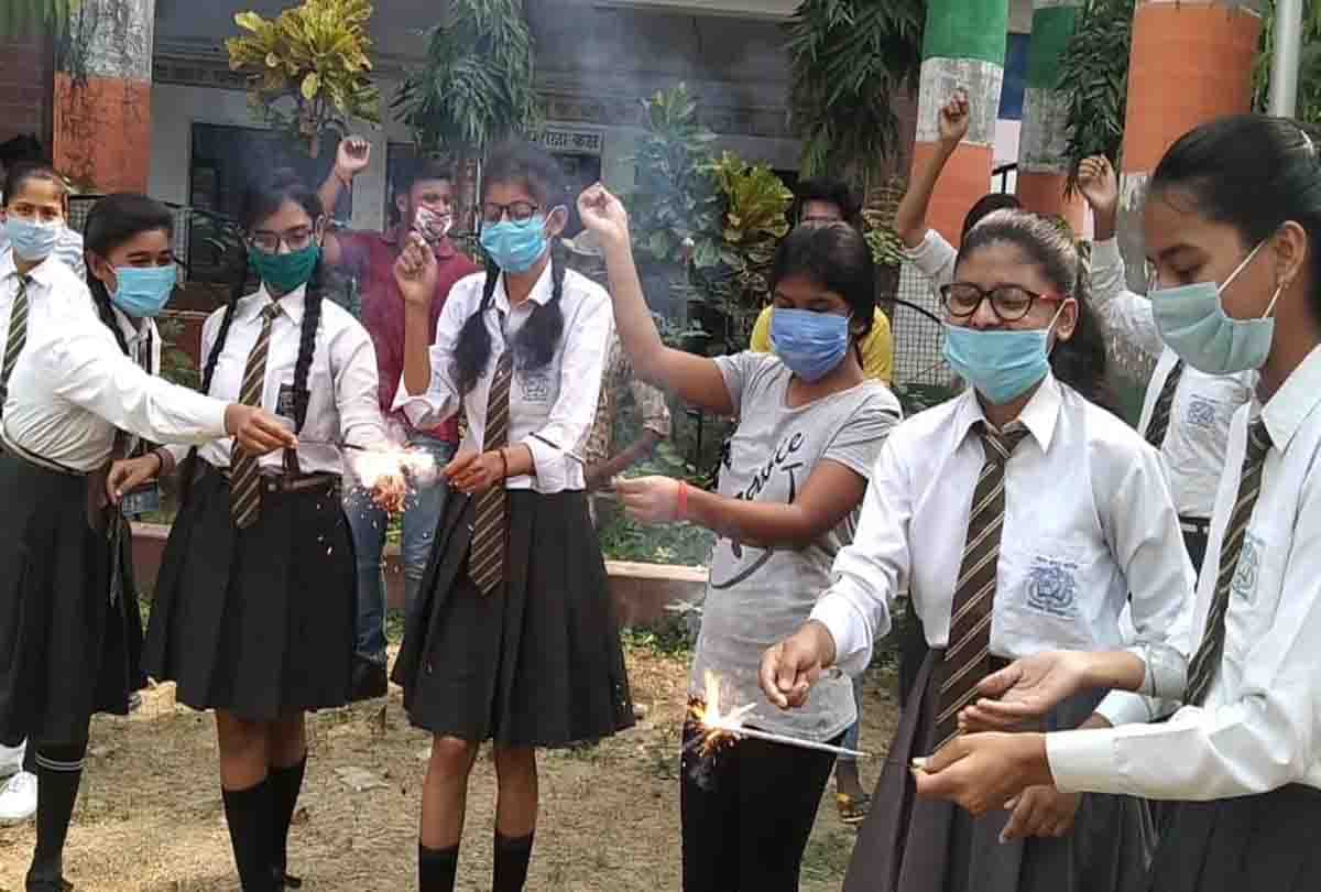 UP News: Schools open today in kanpur and  the surrounding 13 districts after seven months