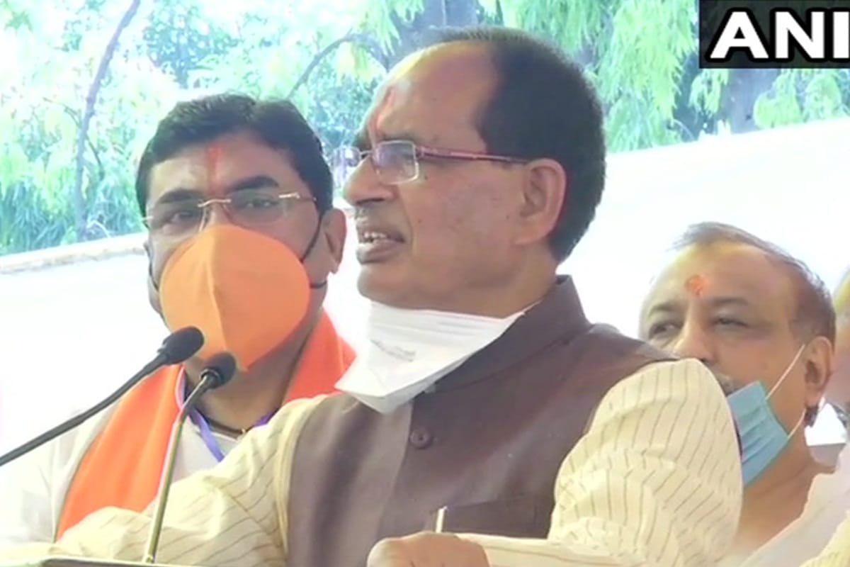 Shivraj singh chouhan on horse trading, When Kamal Nath does this he calls it management but when someone willingly joins BJP its called horse trading
