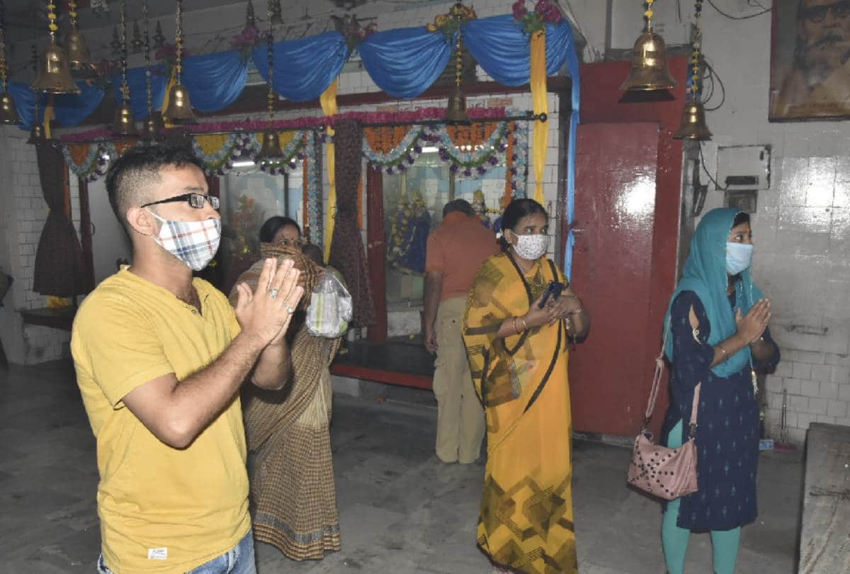 pictures of lucknow temple in navratri