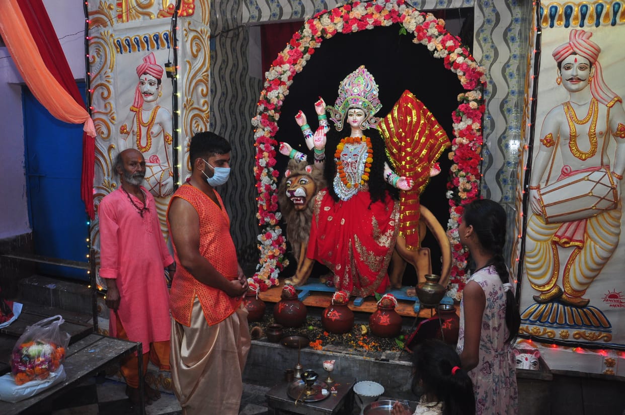 Mata darsan bhakt happy