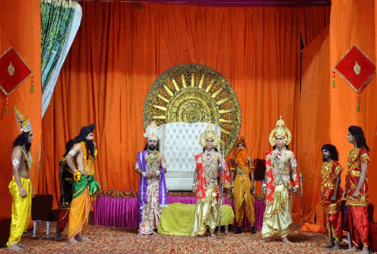 adarsh Ramlila of Pandav Nagar is shown daily to 300 devotees