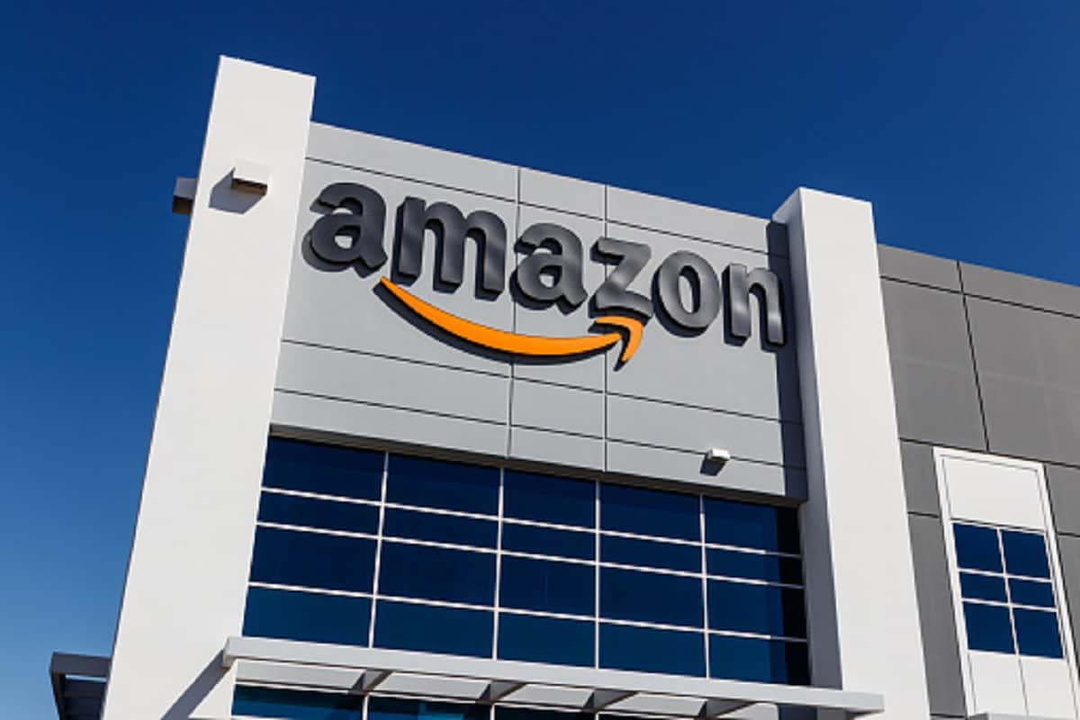 Mobile sellers mobilize against Amazon, demand from PM Modi to investigate business practices