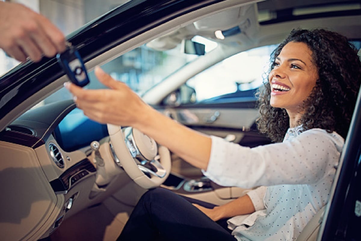 keep these things in mind regarding loan and insurance before purchasing a car to save money