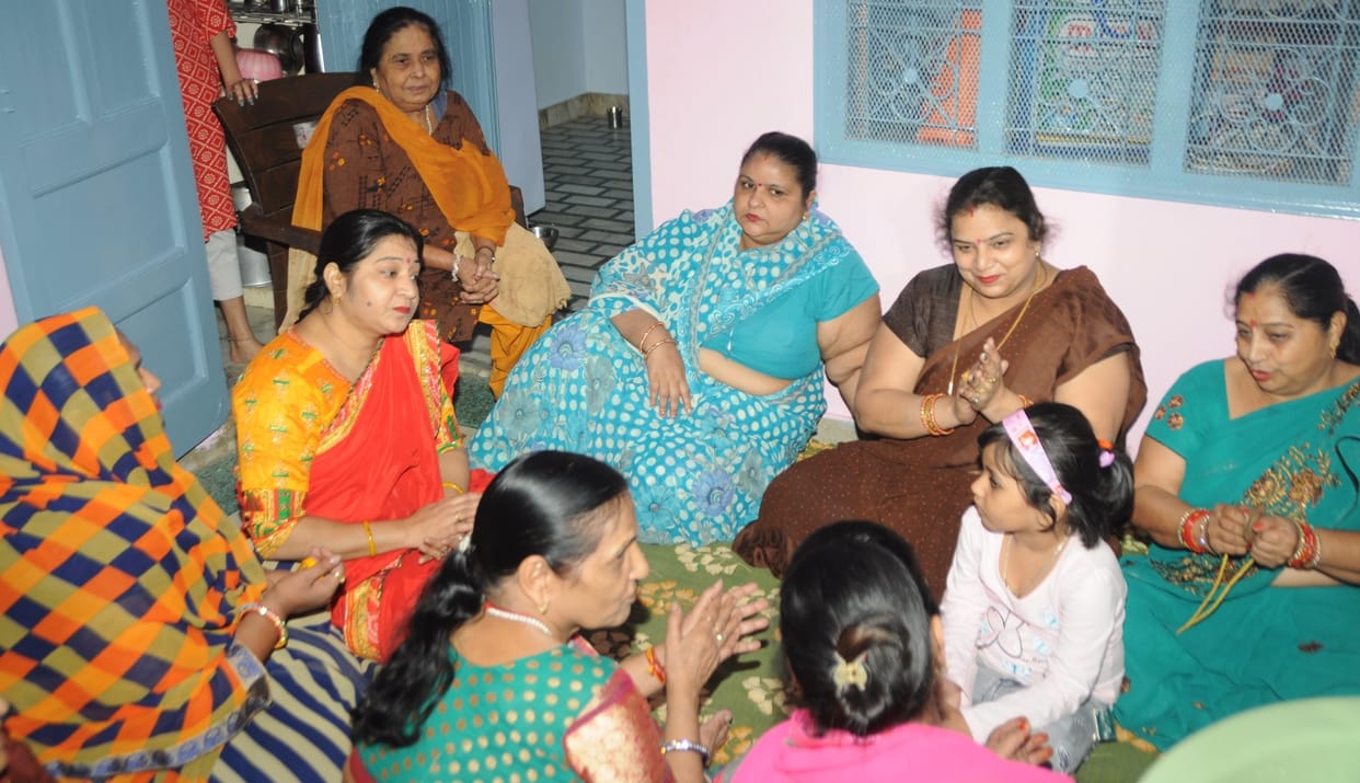 Devotees praise mother
