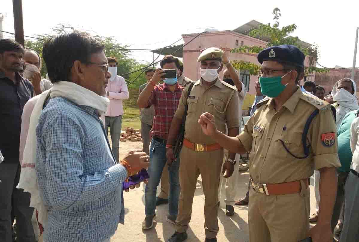 In Hamirpur in broad daylight, woman stabbed a neighbor and killed with a knife