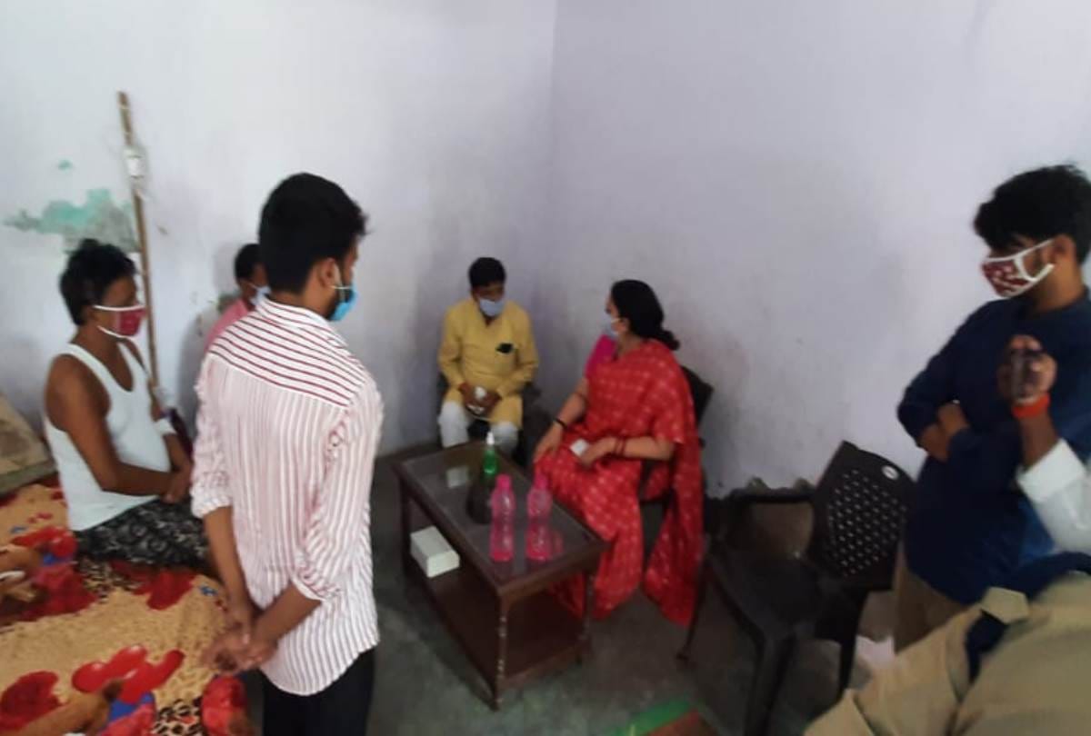 Union minister Smriti Irani attacked Gandhi family