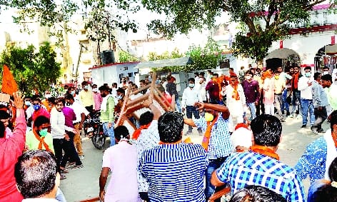 The CO started lathis and then SPCity also threatened .. Uncontrolled crowd...