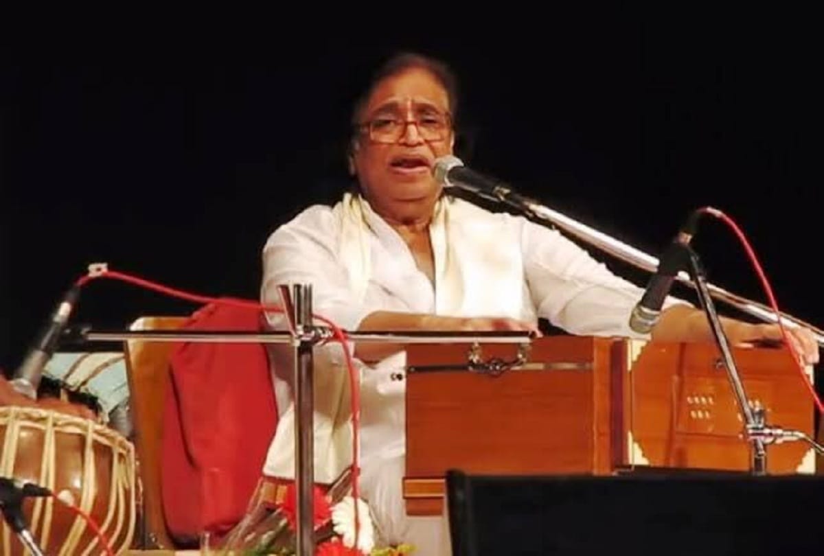 Lata Mangeshkar brother Hridaynath Mangeshkar is admitted in hospital Son Adinath gave health information