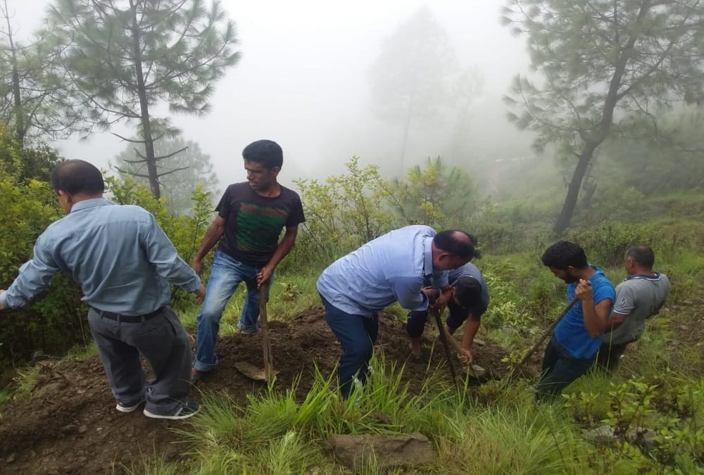 Uttarakhand: Villagers Made Road And Dance After construction Work Complete in Chamoli Village