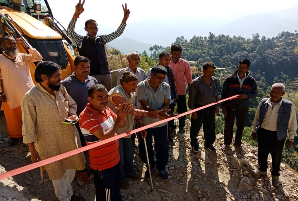 Uttarakhand: Villagers Made Road And Dance After construction Work Complete in Chamoli Village