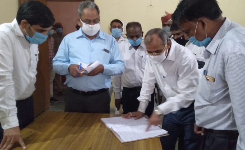 Additional commissioner expressed displeasure at not receiving a reply