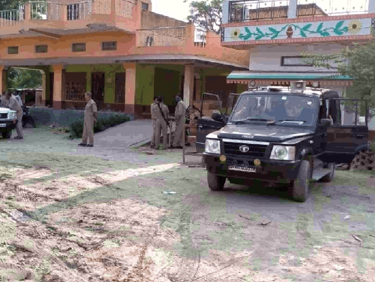 Ballia Firing Case: police revoke in durjanpur village of murder case people they want peace