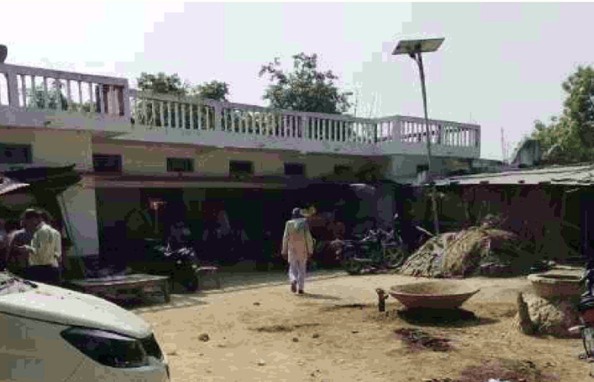 Ballia Firing Case: police revoke in durjanpur village of murder case people they want peace