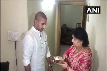 Bihar Assembly Election 2020 Latest News : LJP Chief Chirag Paswan, Takes His Mother Blessing And Launches Manifesto