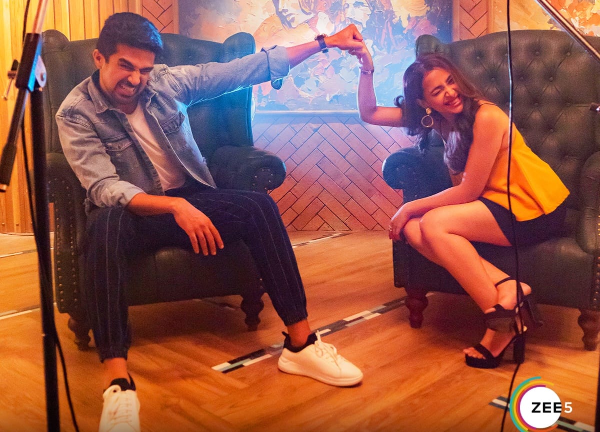 Comedy Couple on ZEE5 review saqib salim Shweta basu Prasad rajesh tenalg pranay manchanda