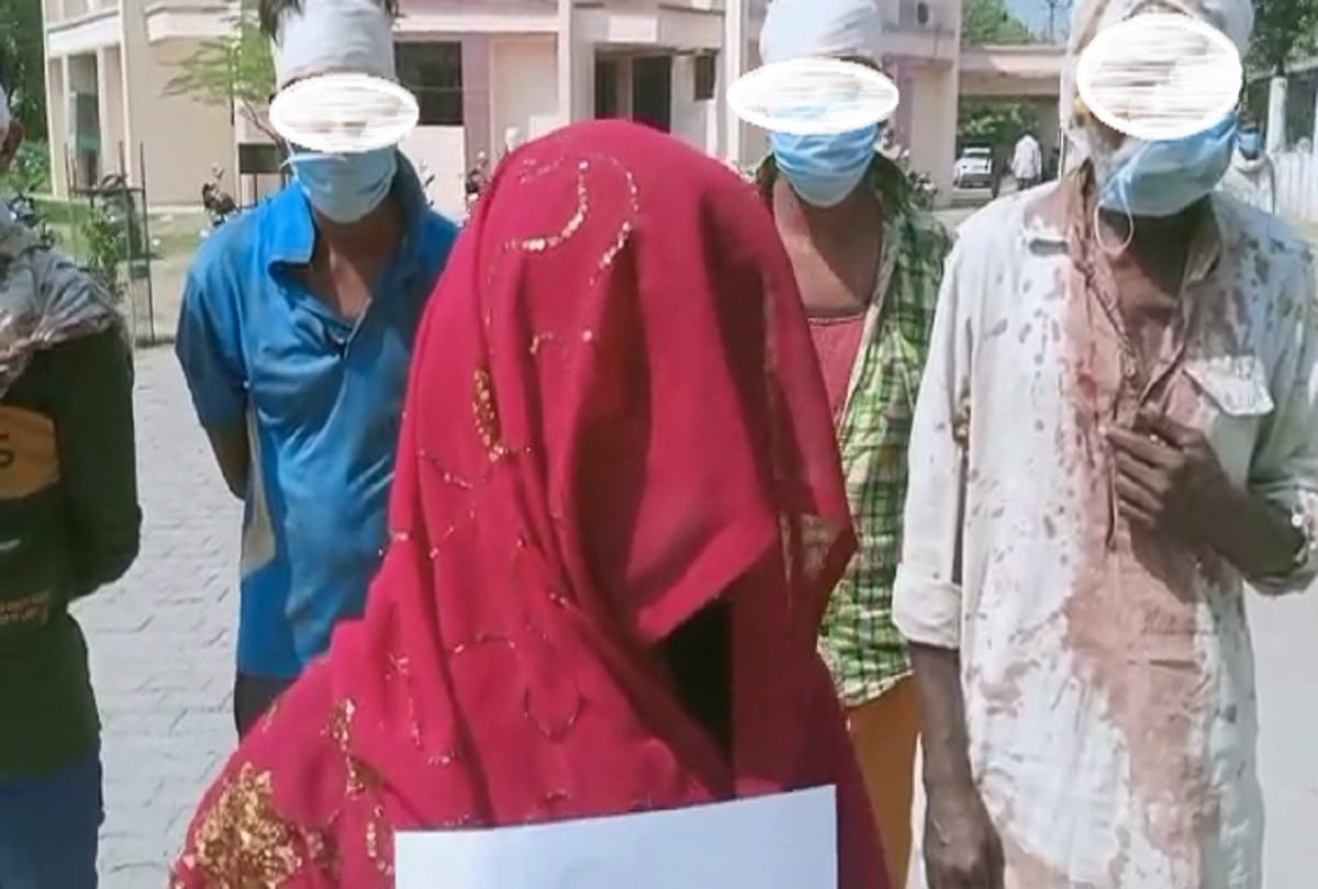 Attempted to sexual harassment a woman in jhansi