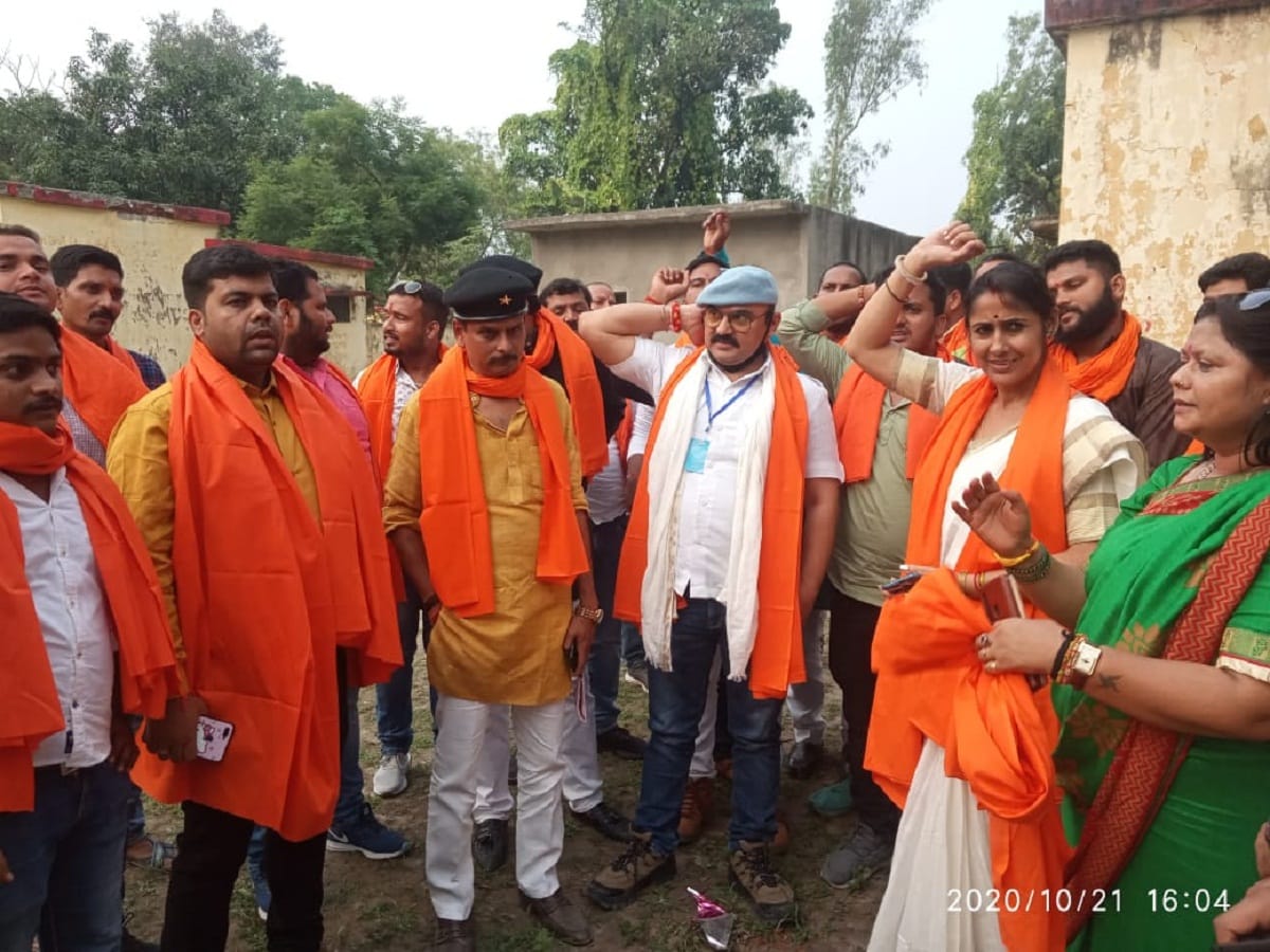 Karani army state president going to Ballia stopped in Budhanpur azamgarh