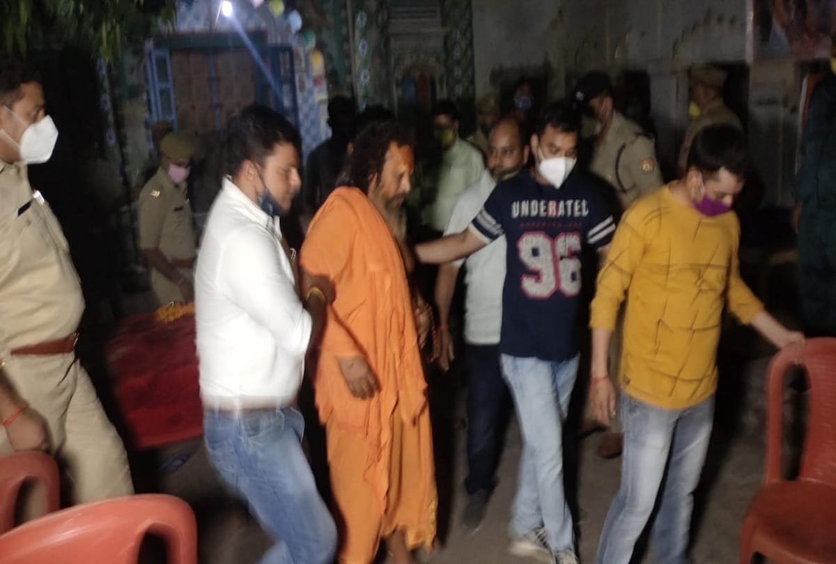 ayodhya police forcibly picked up Mahant Paramhans Das on a fast