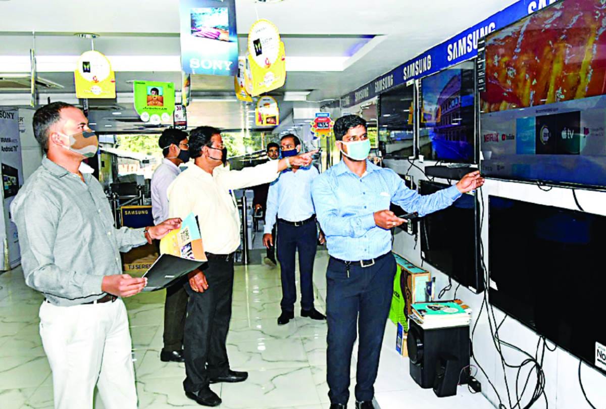 condition of electronic items markets in lucknow