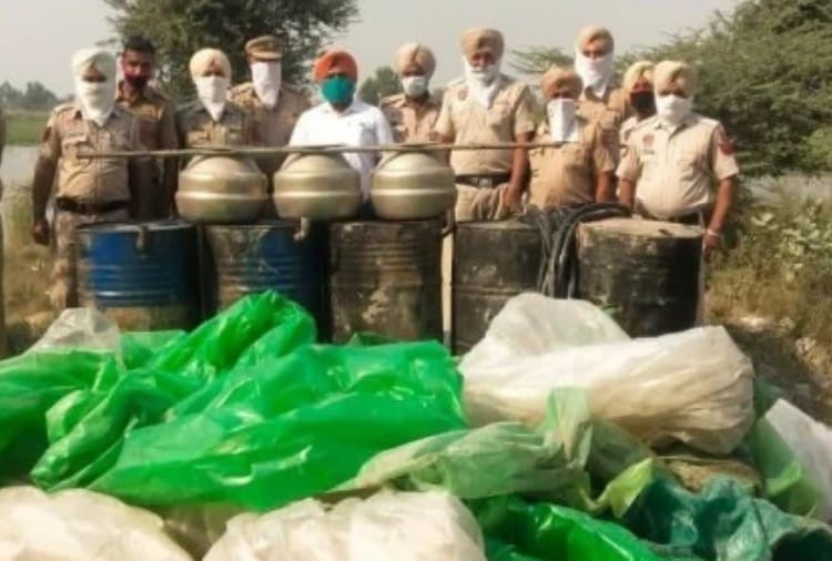 40 thousand litre liquor caught from Sutlej river in Punjab