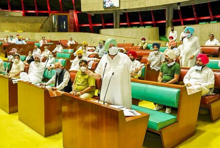 Ruckus by opposition parties in Special session of Punjab assembly